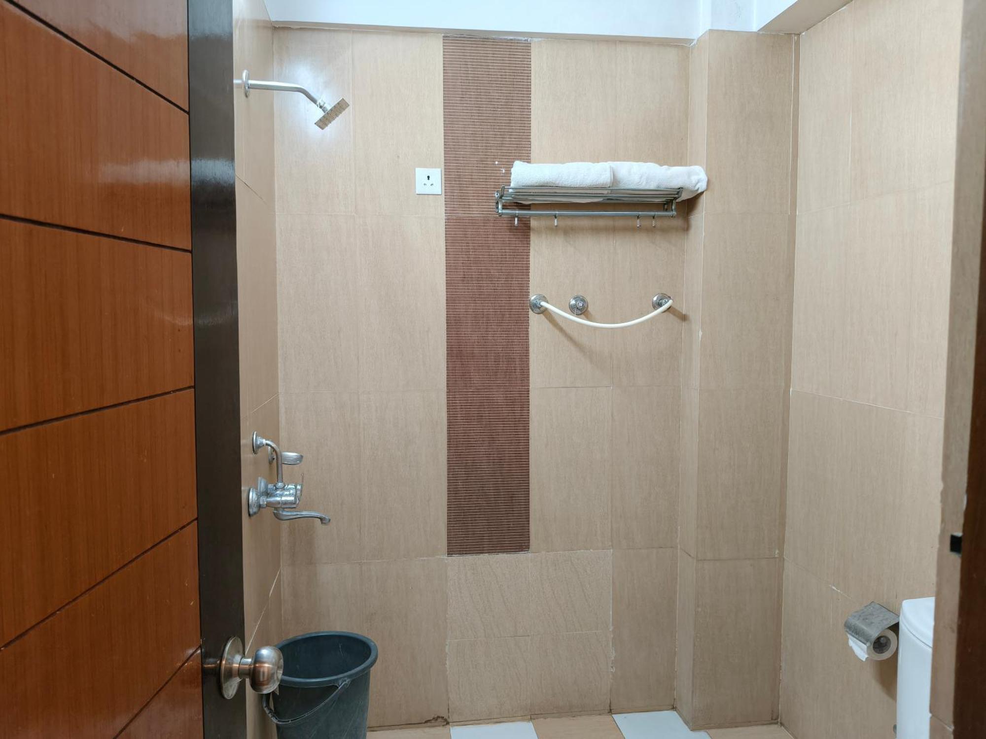 Hotel Kailash Residency Dehradun Eksteriør bilde
